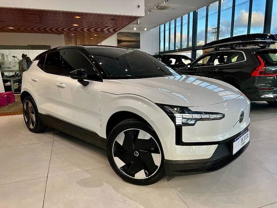 VOLVO EX30 69 KW ELÉTRICO PLUS